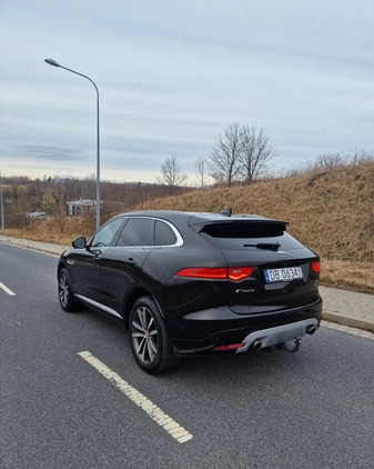 Jaguar F-Pace cena 110000 przebieg: 177000, rok produkcji 2017 z Wałbrzych małe 46